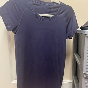 LULULEMON TOP